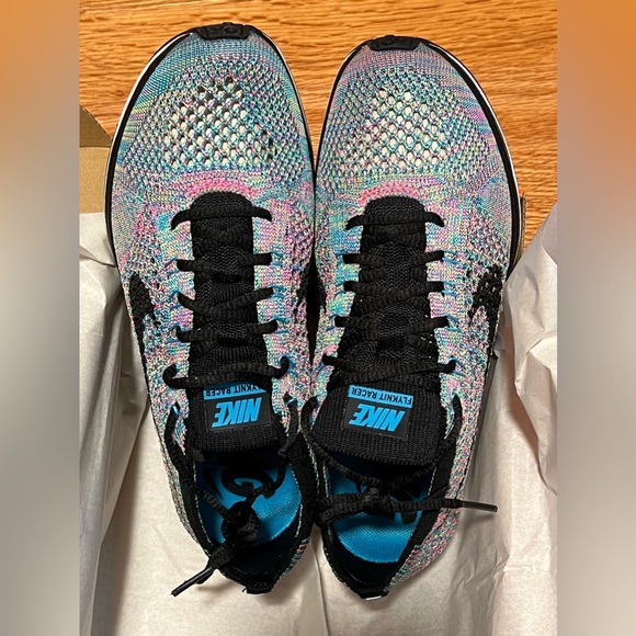 BNIB RARE Nike Flyknit Racer Multicolor Unisex Running Shoe Mens 4.5 Wmns 6 - Picture 2 of 8